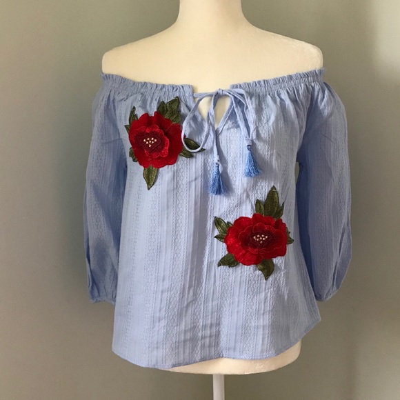 Tops - ❗️SOLD❗️Off Shoulder Top with 🌹 Patches